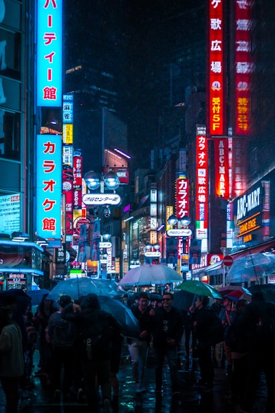 神秘的神宫前夜光壁纸预览