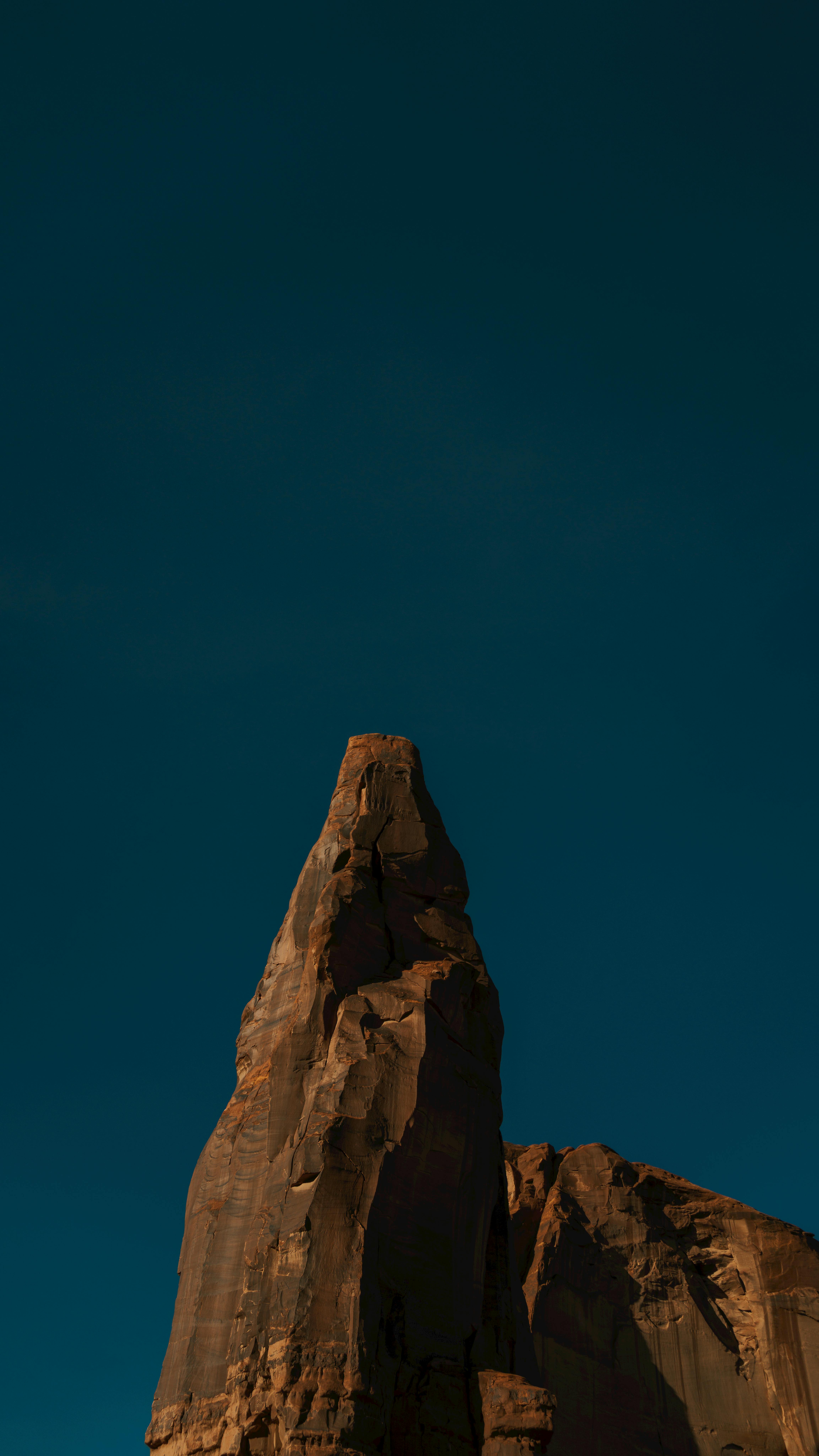 Stunning Red Rock Formation In Arizona Under A Deep Blue Sky, Ideal For Nature Lovers. HD mobile wallpaper