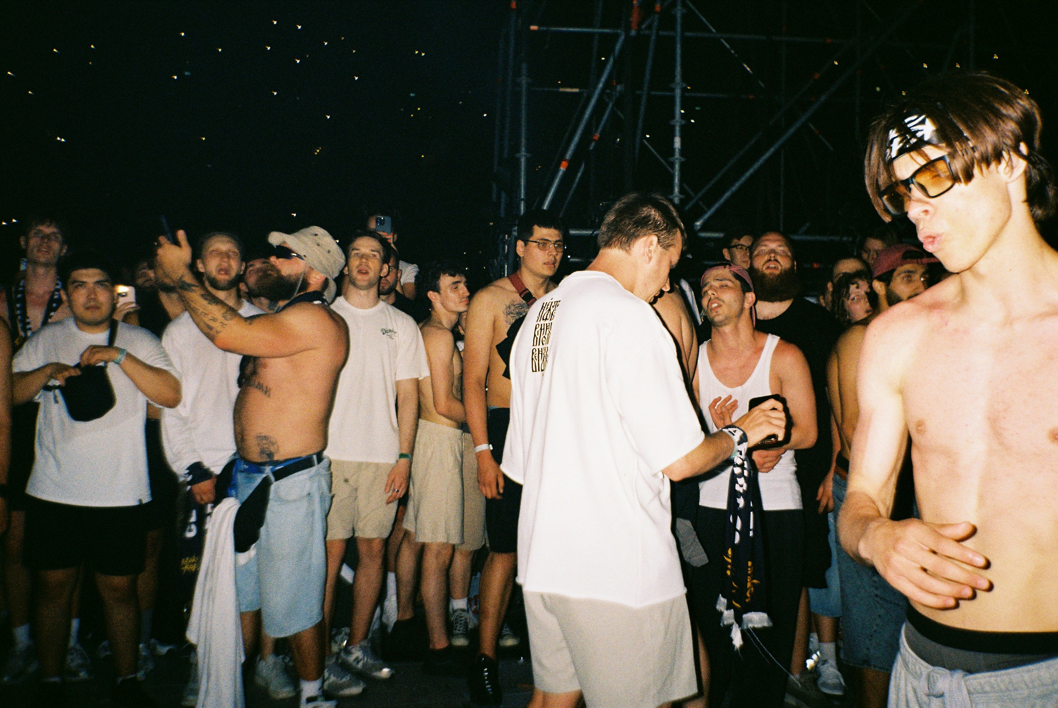 A Crowd Of People At A Night Concert Event. HD mobile wallpaper