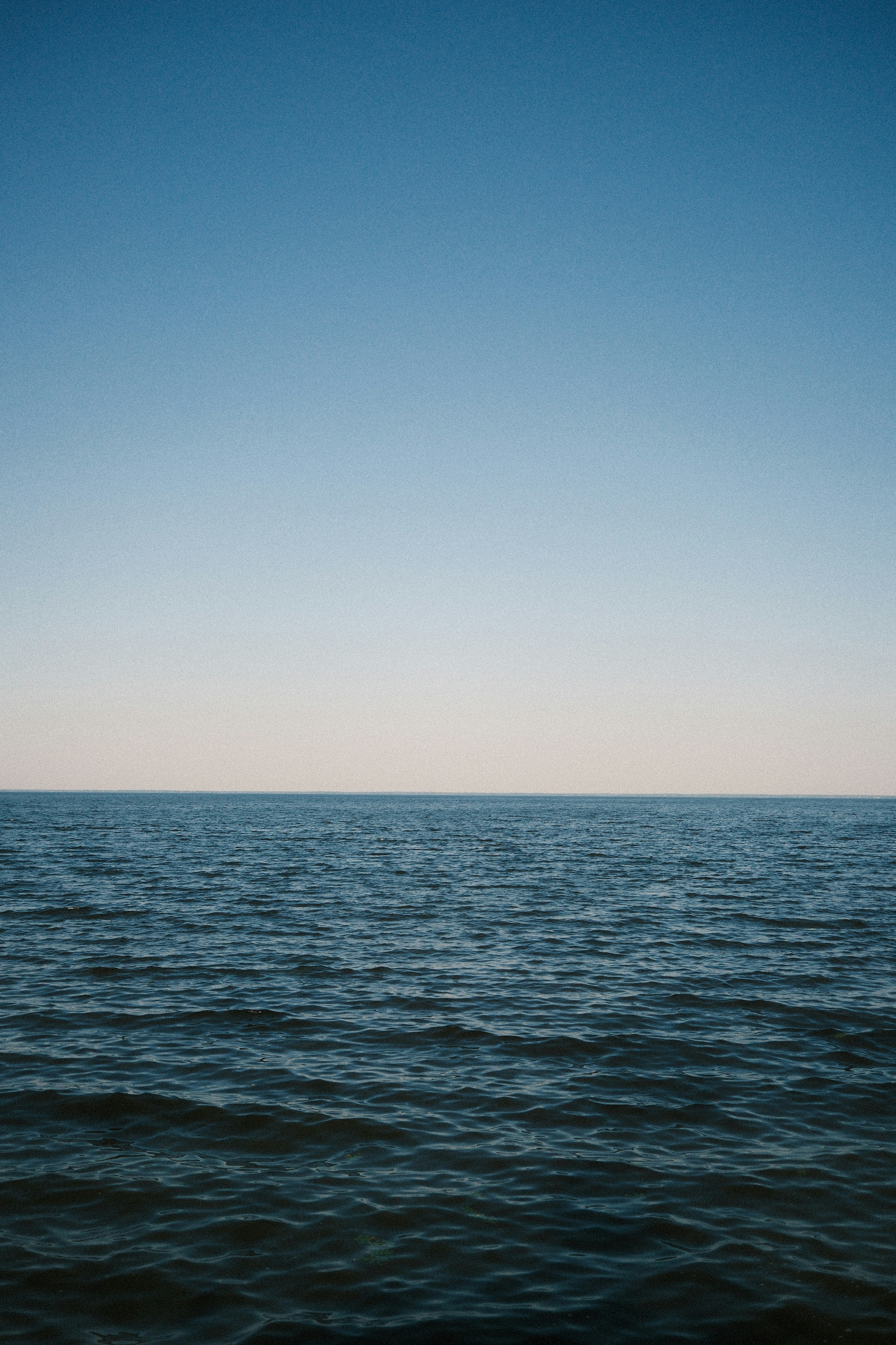 Blue Ocean Meets Clear Sky At Horizon HD mobile wallpaper