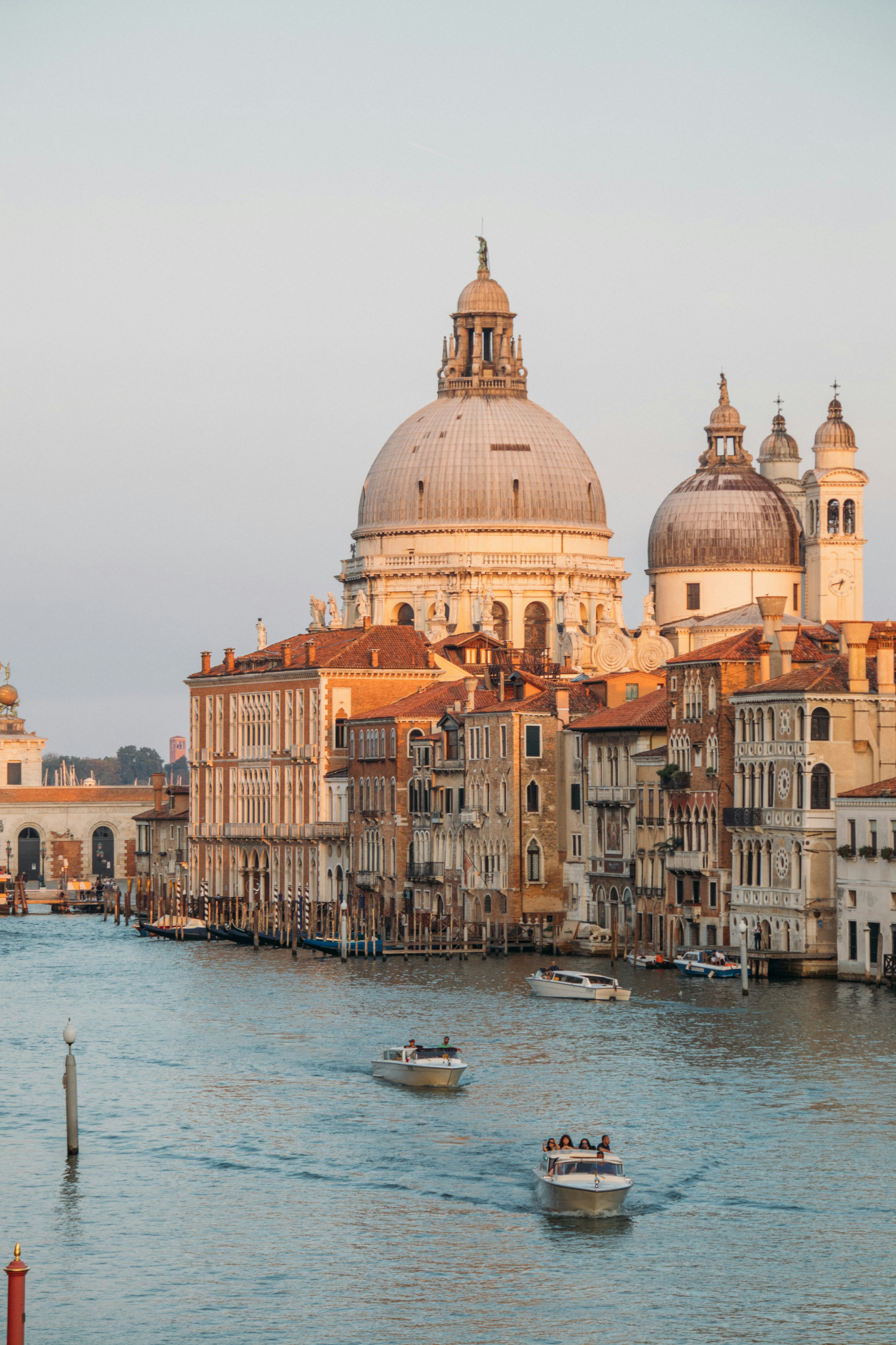 Boats On Venice's Grand Canal With Santa Maria Della Salute. HD mobile wallpaper