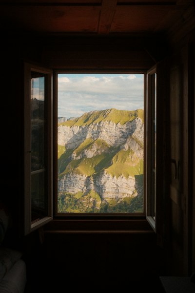 Swiss Vacation wallpaper preview