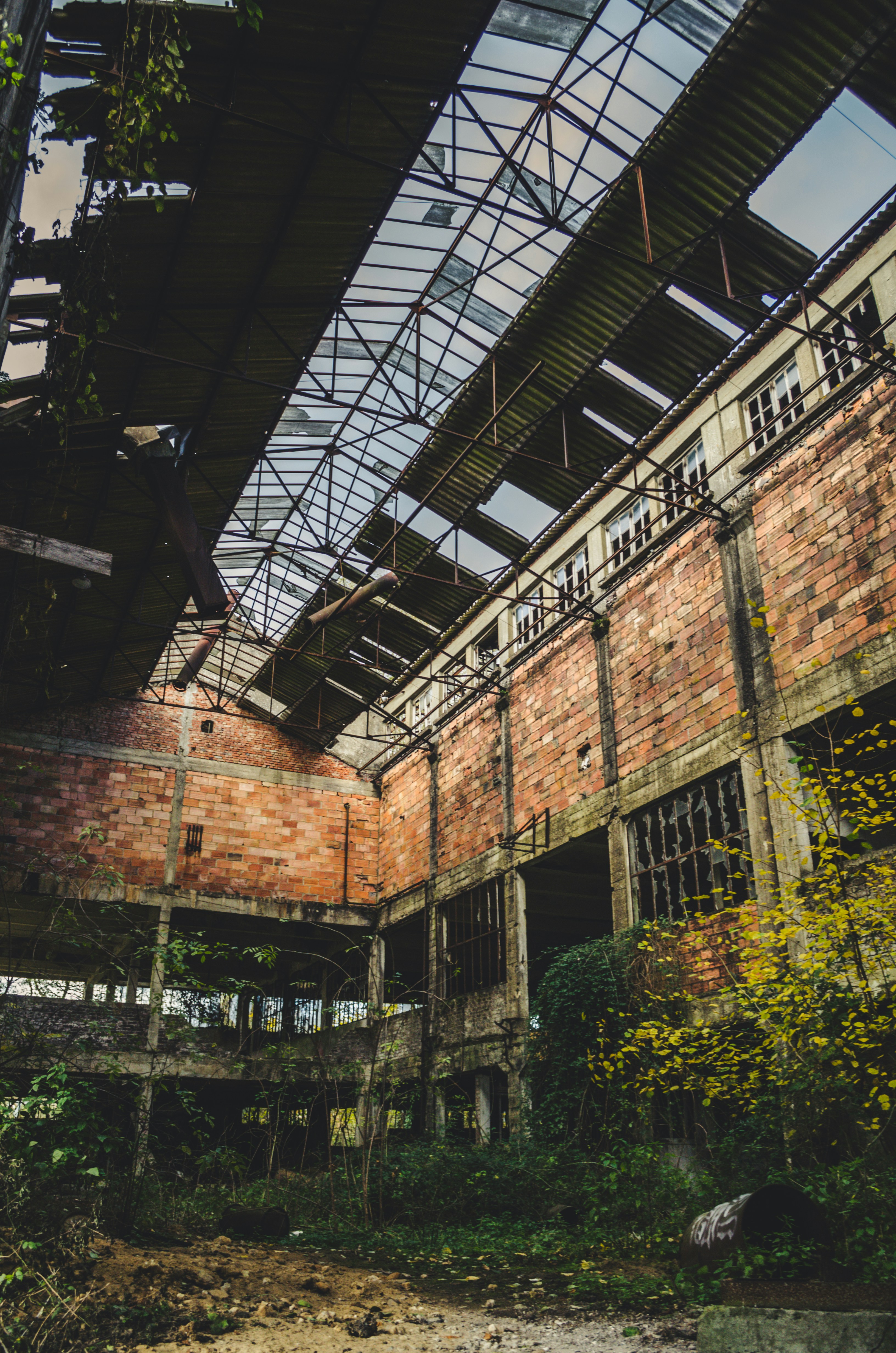 Urbex Inside A Building HD mobile wallpaper