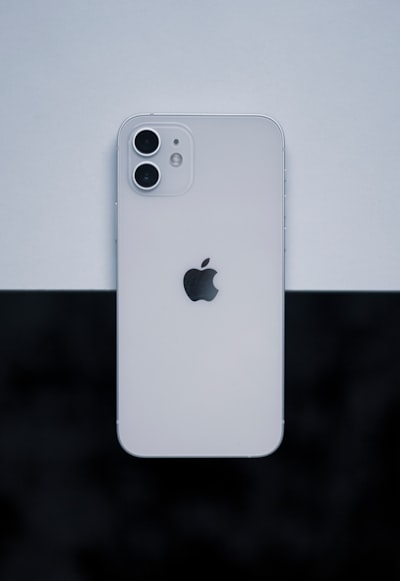 Instagram @hamza01nsr - IPHONE 12 wallpaper preview