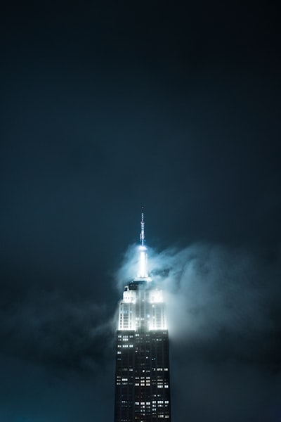 纽约230第五天台酒吧拍摄的瞬间 美景随云雾幻化壁纸预览